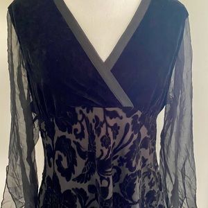Blouse with velvet flowers & sheer sleeves XL